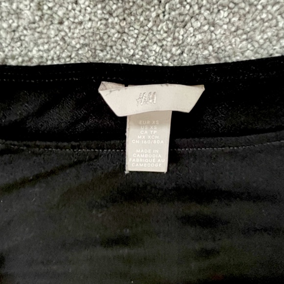 H&M blouses - Picture 3 of 4